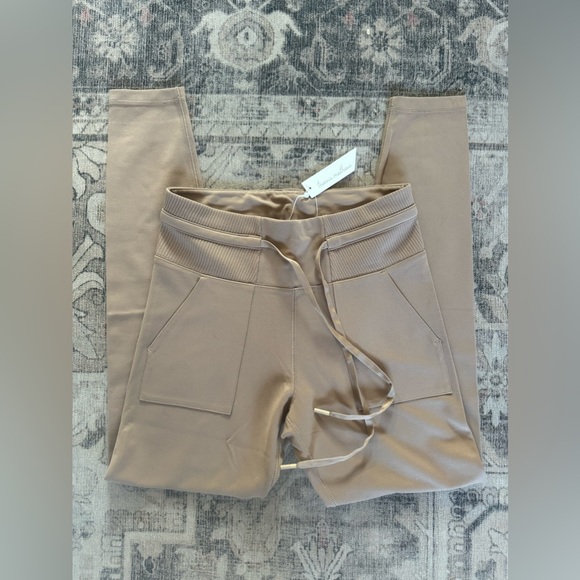 NWT | Travis Mathew | Friday Ponte Pocket Legging in Natural | Sz S - Picture 4 of 6